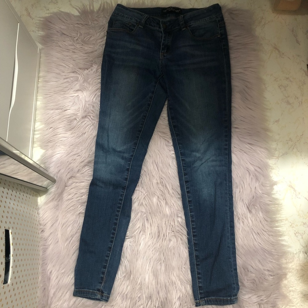 Mid Rise Cropped Jeans - Picture 2 of 8